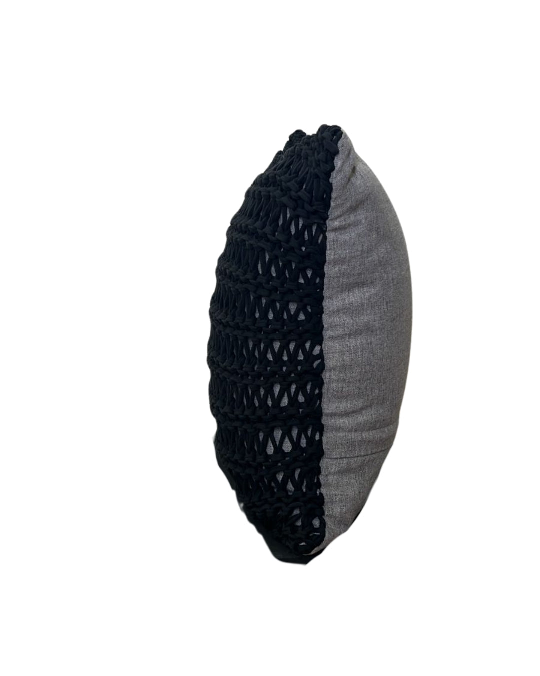 Almofada Malha Preta Laçada Quadrada